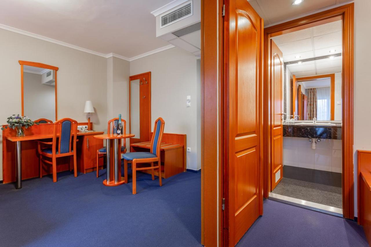 Szonyi Garden Hotel Pest Budapeşte Dış mekan fotoğraf